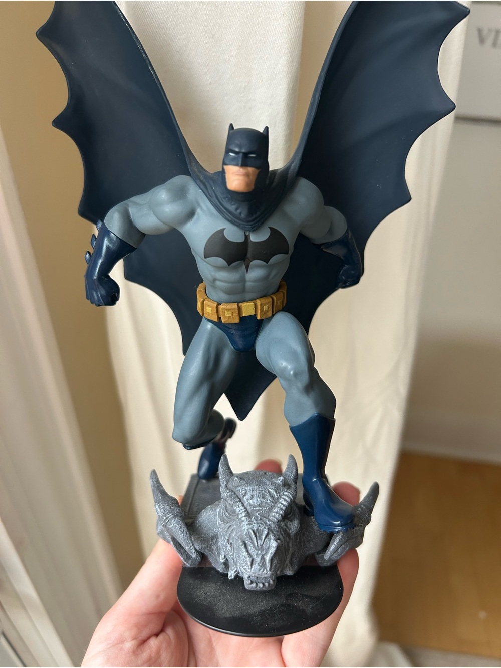 DC Comics Batman standing on Gargoyle Statue 8.5” D20010